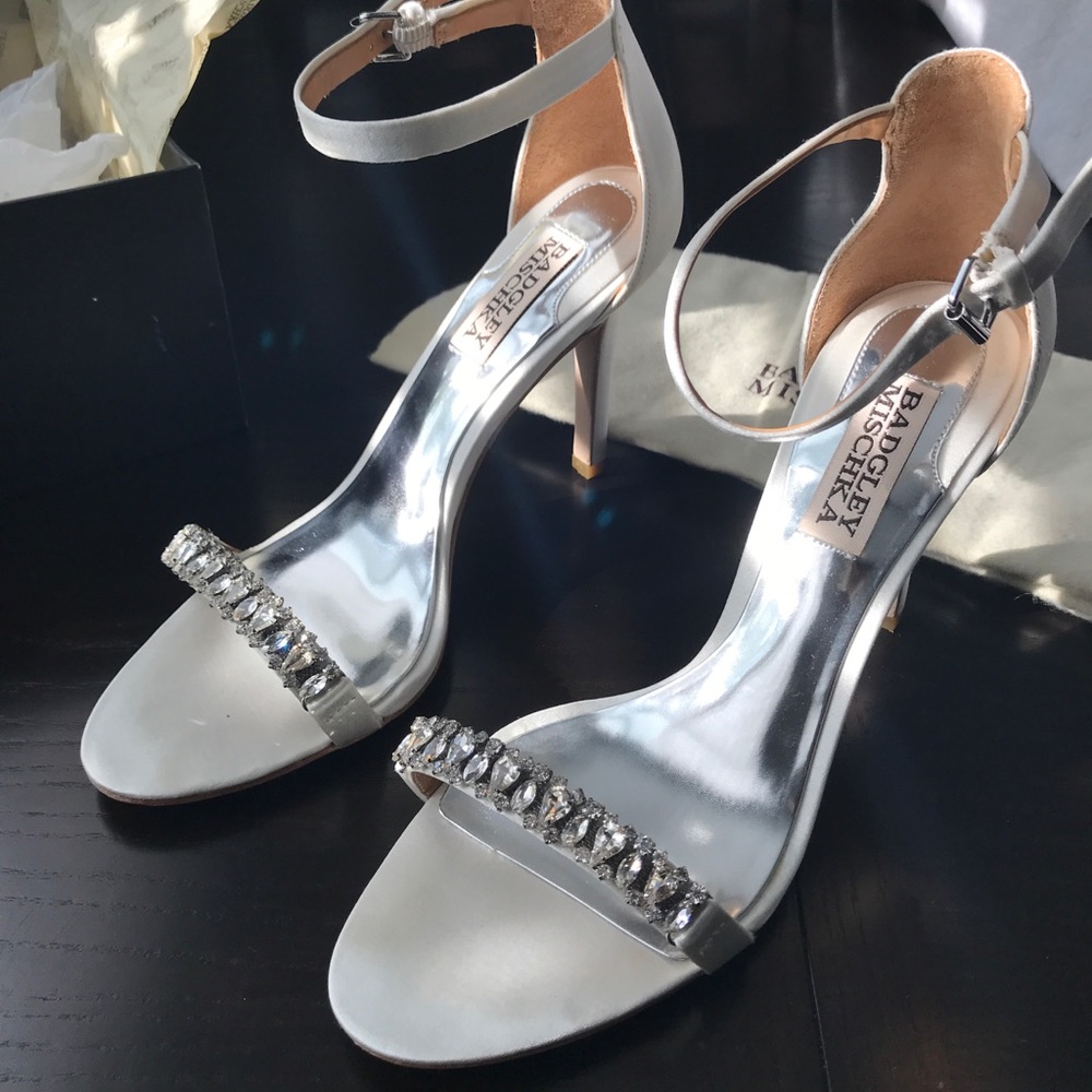 Badgley Mischka “Elope” size 6.5